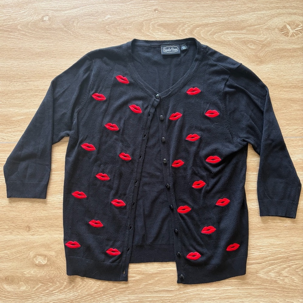 Voodoo Vixen Embroidered Kiss Print Cardigan Black Red Pinup Rockabilly Size L
